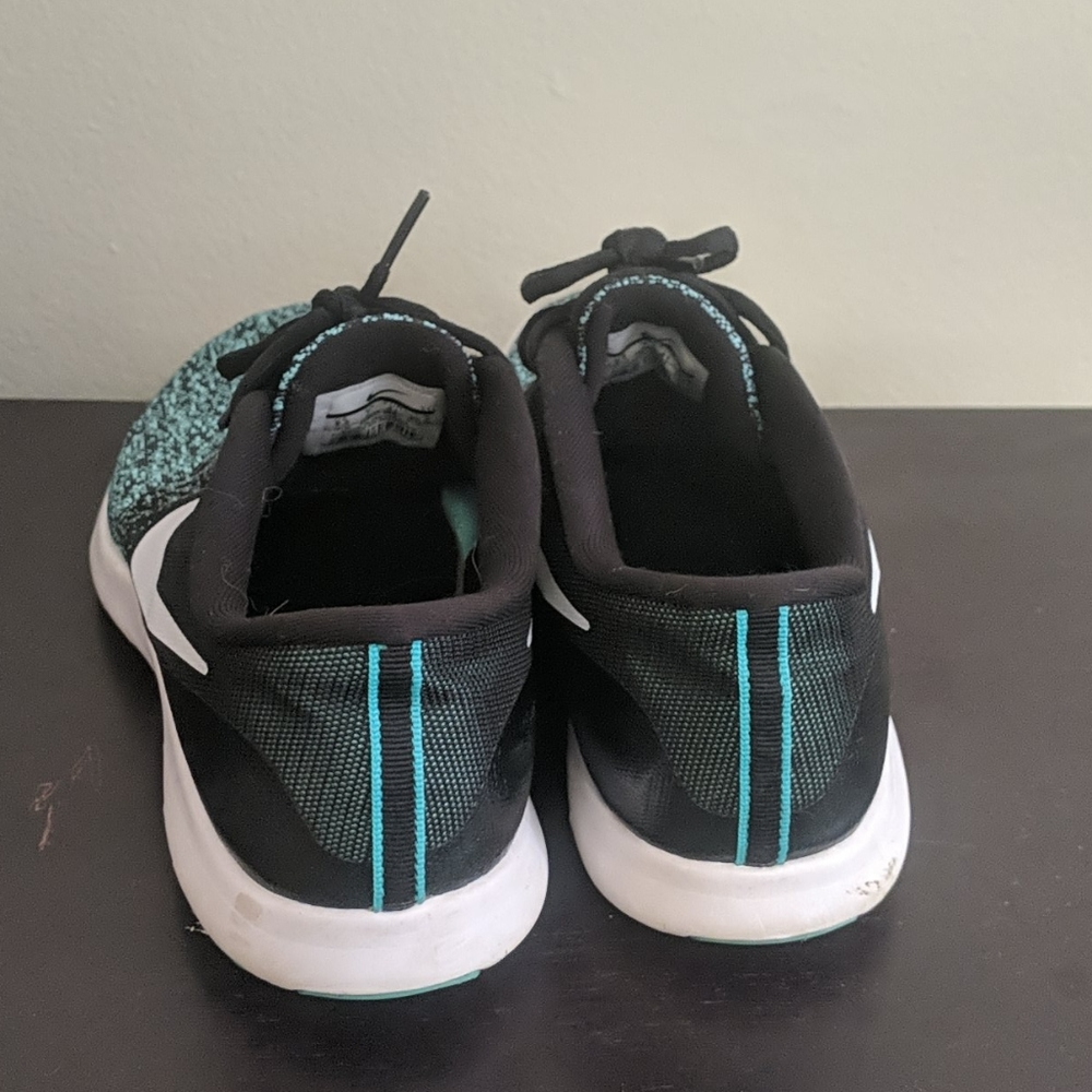 Nike shoes - Picture 4 of 4